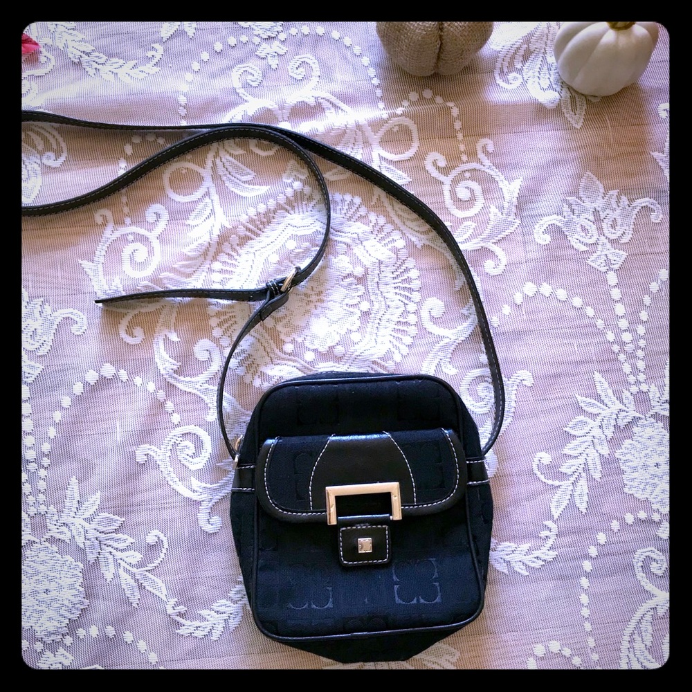 💲🔴Liz Clairbone New York crossbody bag